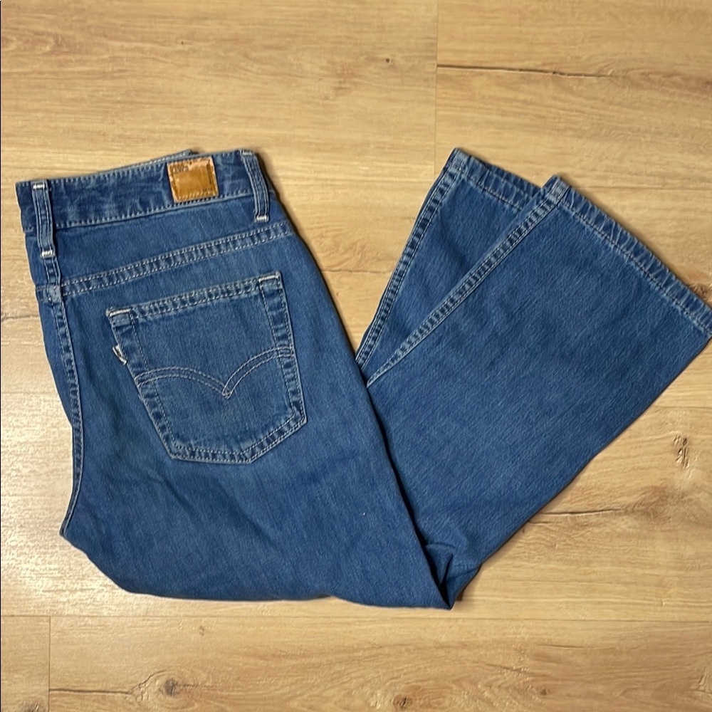 Vintage Levi's Boot Cut Crop.‎ Short. Blue Denim Jeans. Size 27.